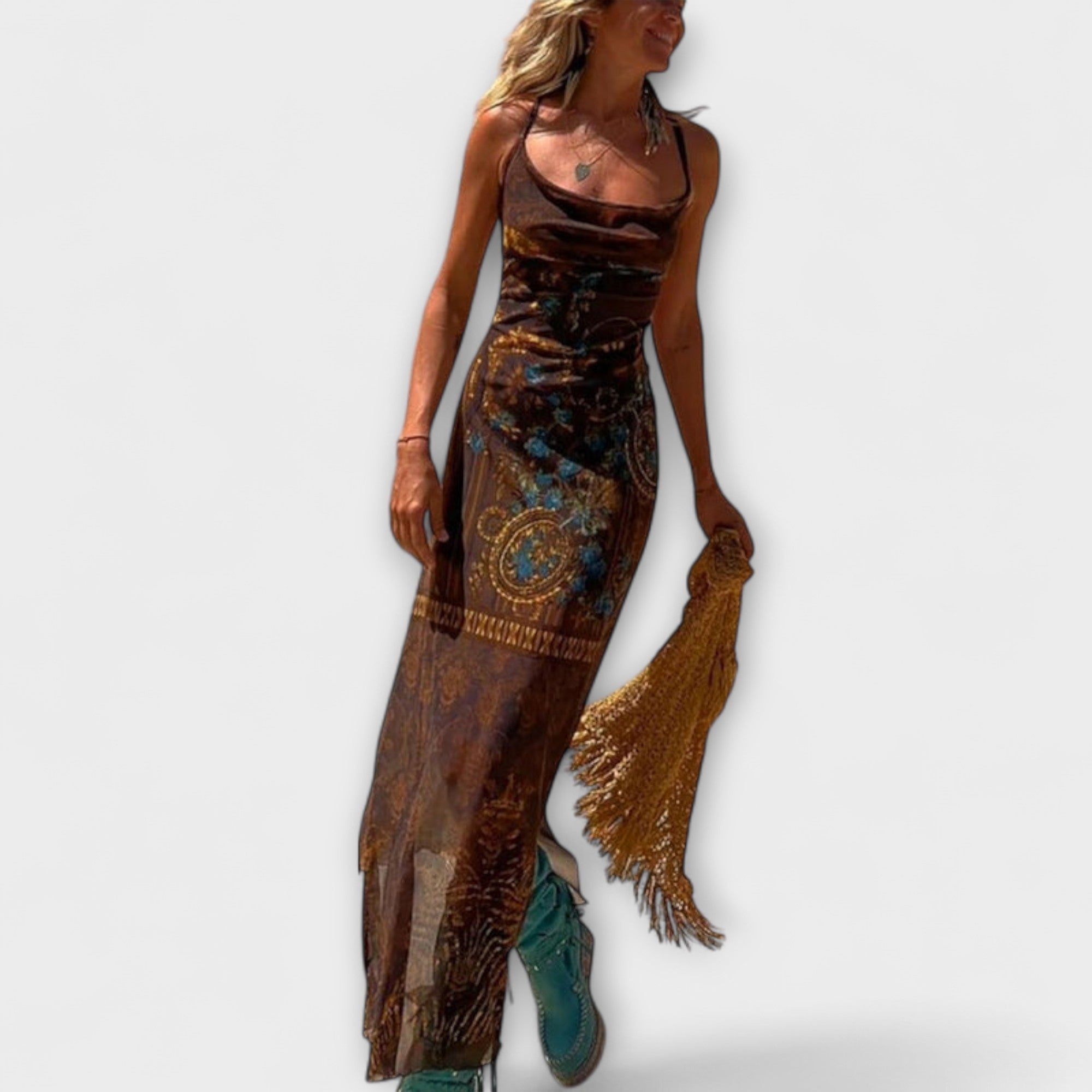 Braunes Midikleid mit Cowl-Ausschnitt und goldenen Fransen am Saum