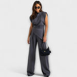 Dunkelgraues asymmetrisches 2-Teile-Set mit drapierten Schultern und weiter Hose