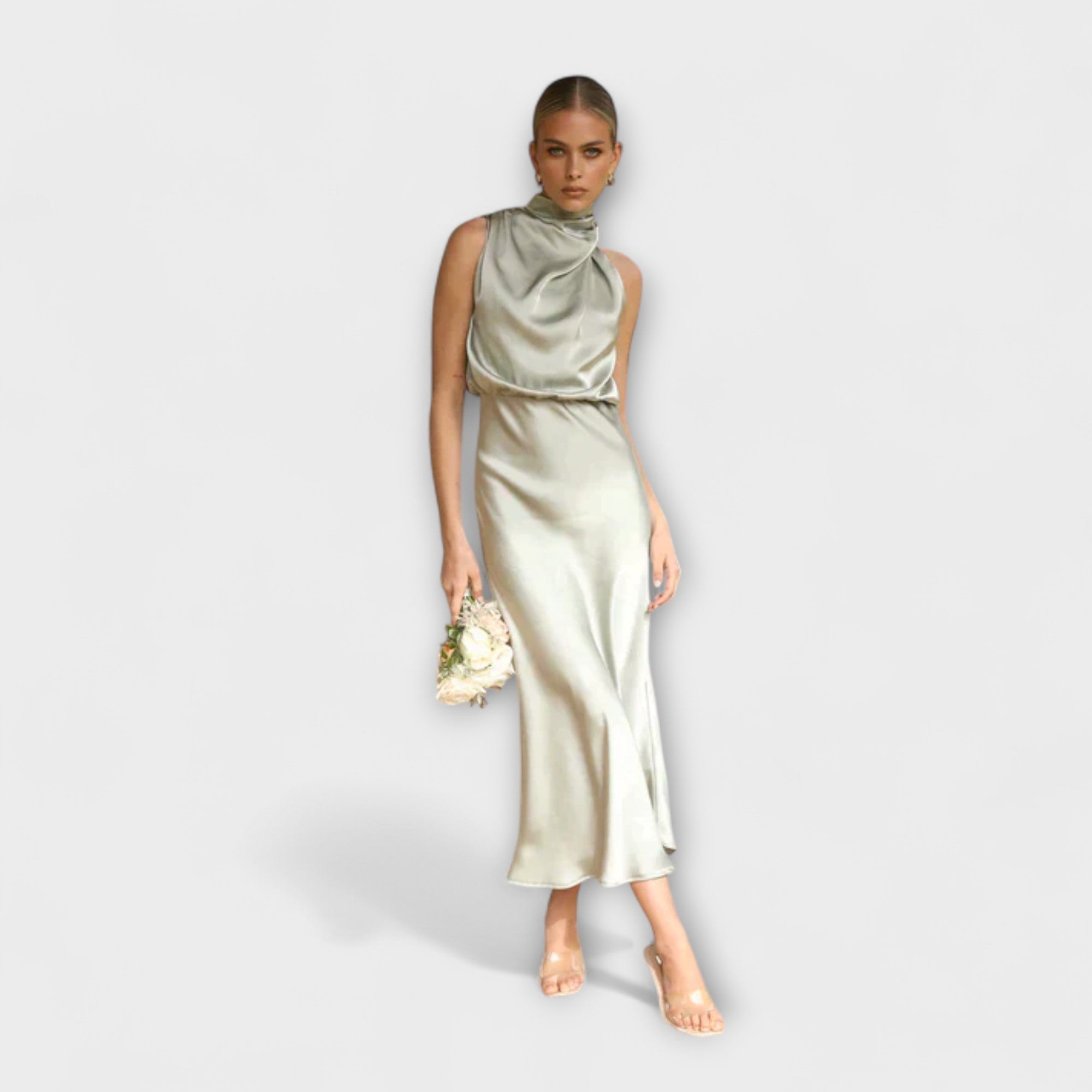 Cremefarbenes Satin-Kleid mit drapiertem Halstuchkragen und ärmellosem Midi-Schnitt