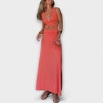 Korallenrotes Stretchkleid mit Cutouts am Ausschnitt und seitlichem Schlitz, ärmellos
