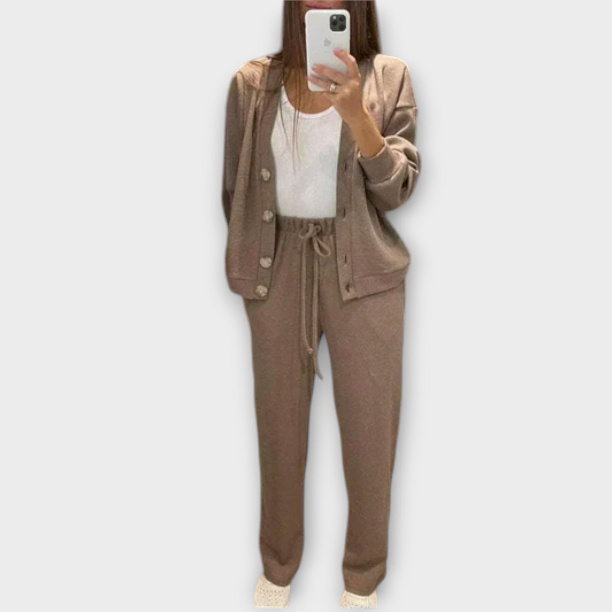 Taupefarbenes Cardigan-Set mit Knopfleiste und Kordelzughose