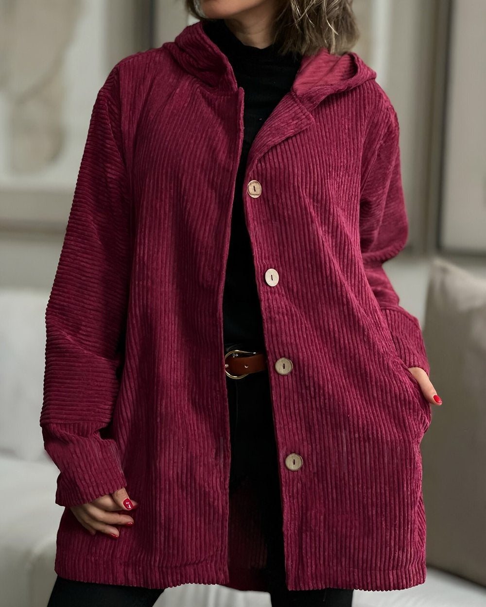 Cordjacke mit Kapuze, bordeauxrot, lange Ärmel, Knopfleiste vorn