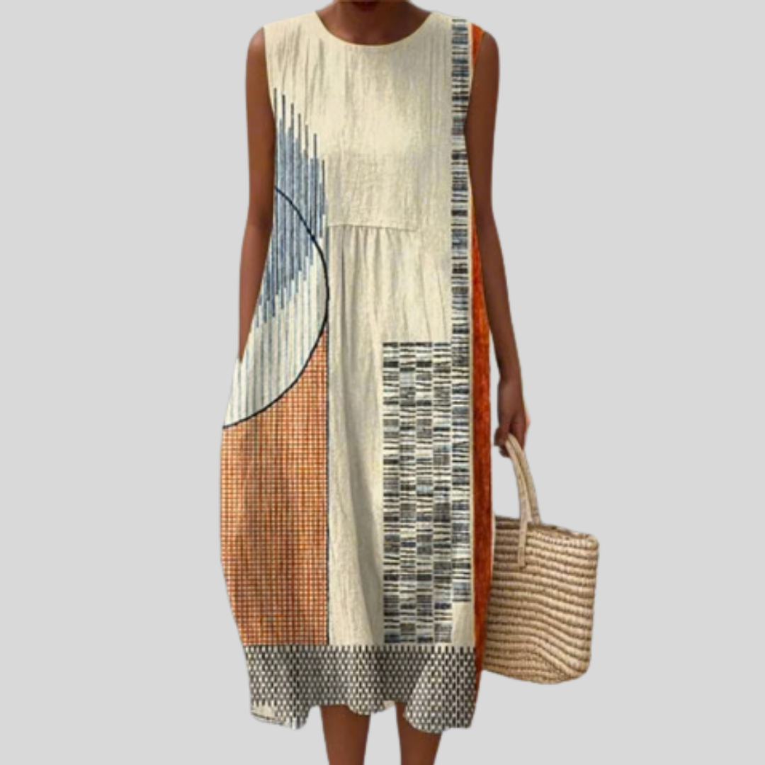 Ärmelloses Kleid in Creme mit blau-grauem geometrischem Muster, weit fallender Rock bis zum Knie