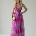 Maxi-Wickelkleid mit pink-violetter Wasserfarben-Optik, V-Ausschnitt und leichtem Rock