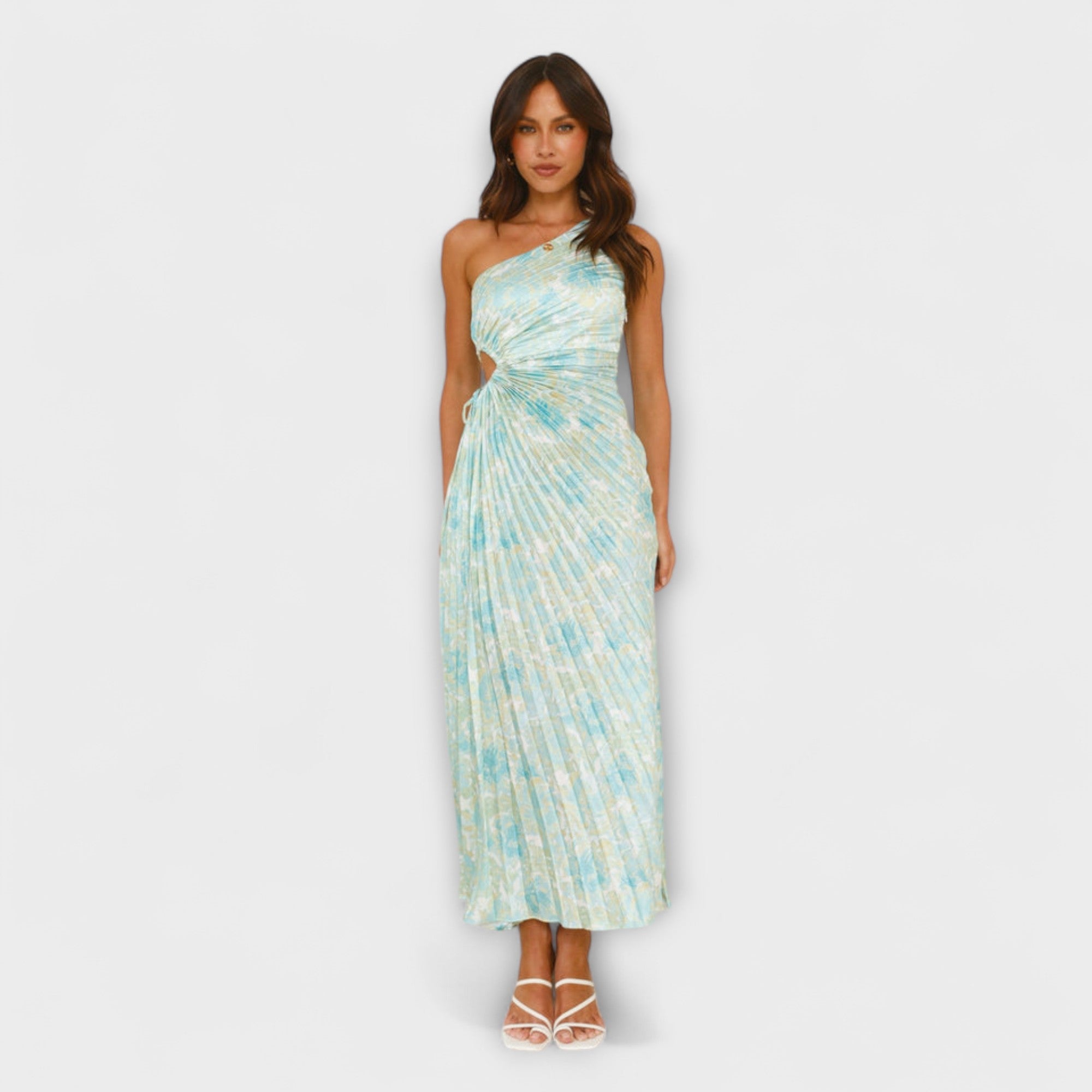 Hellblaues Maxikleid mit Cut-out am Taillenbereich und einseitigem Ausschnitt