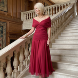 Off-Shoulder Midi-Kleid mit gerafftem V-Ausschnitt, weinrot, schwingender Chiffon-Rock