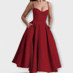 Rotes Sommerkleid mit Korsett-Top, Spaghettiträgern und weitem, ausgestelltem Rock