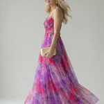 Maxi-Wickelkleid in pink-violettem Farbverlauf, schwingender Rock mit transparenten Lagen