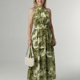 Grünes Halter-Midi-Kleid mit gerafftem Oberteil, elastischem Bund und fließendem Faltenrock