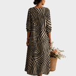 Midi-Kleid mit grafischem Wellenmuster, hinten mit Ausschnitt, 3/4-Ärmel, Midilänge