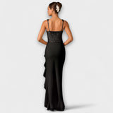 Rüschensatin-Korsettkleid schwarz, Rückansicht; schmale Träger, durchgehender Volant am Saum