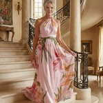 Maxikleid mit Halterneck, Blumenprint auf hellem Grund, weit schwingender Rock, Gürtel