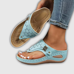 Hellblaue unterstützende Zehentrenner-Sandalen mit Absatz, Lochmuster und Riemen
