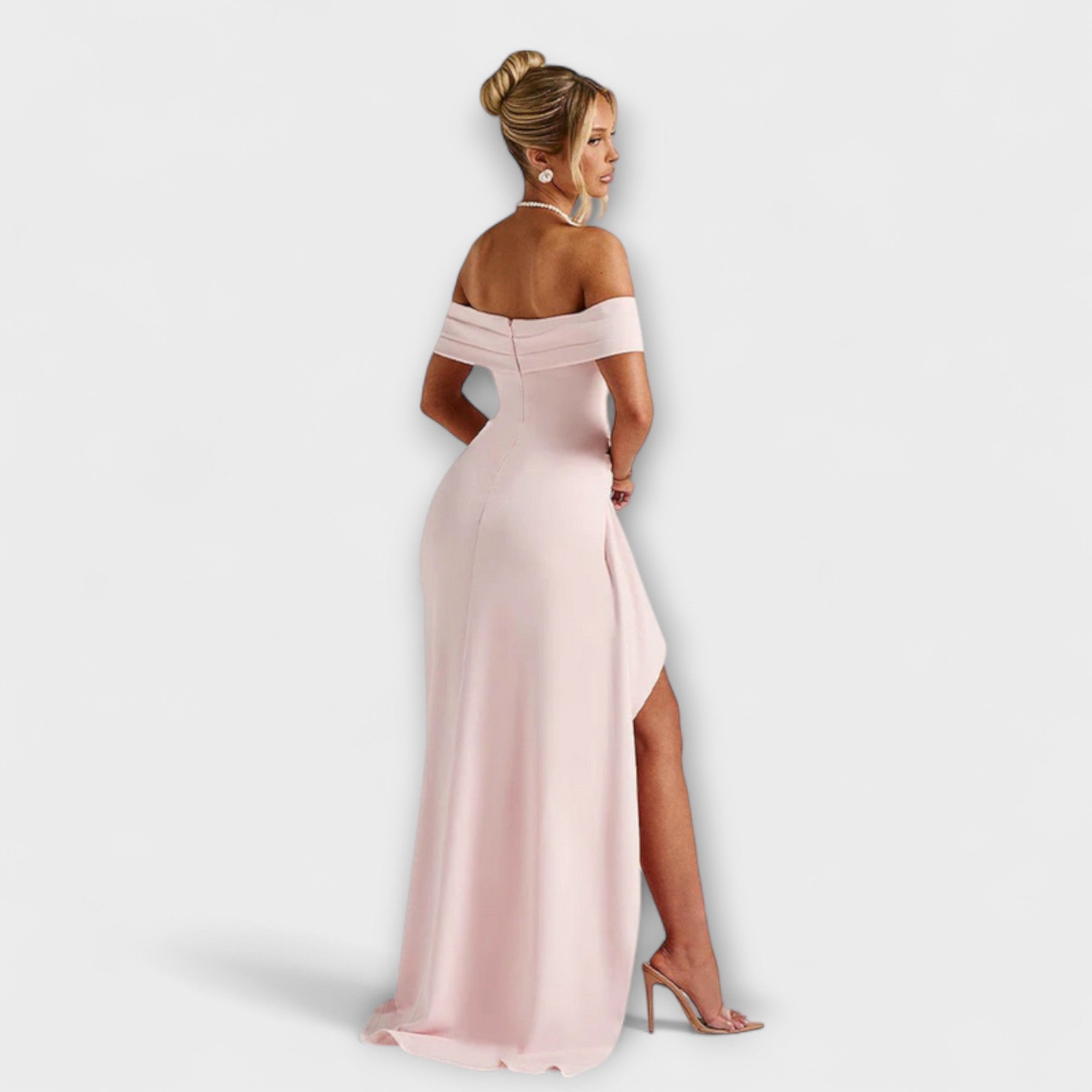 Rosa Maxi-Kleid mit Bardot-Ausschnitt und seitlichem Beinschlitz