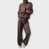 Kuscheliges Set mit Rollkragenpullover und langen Hosen, braun, locker fallend