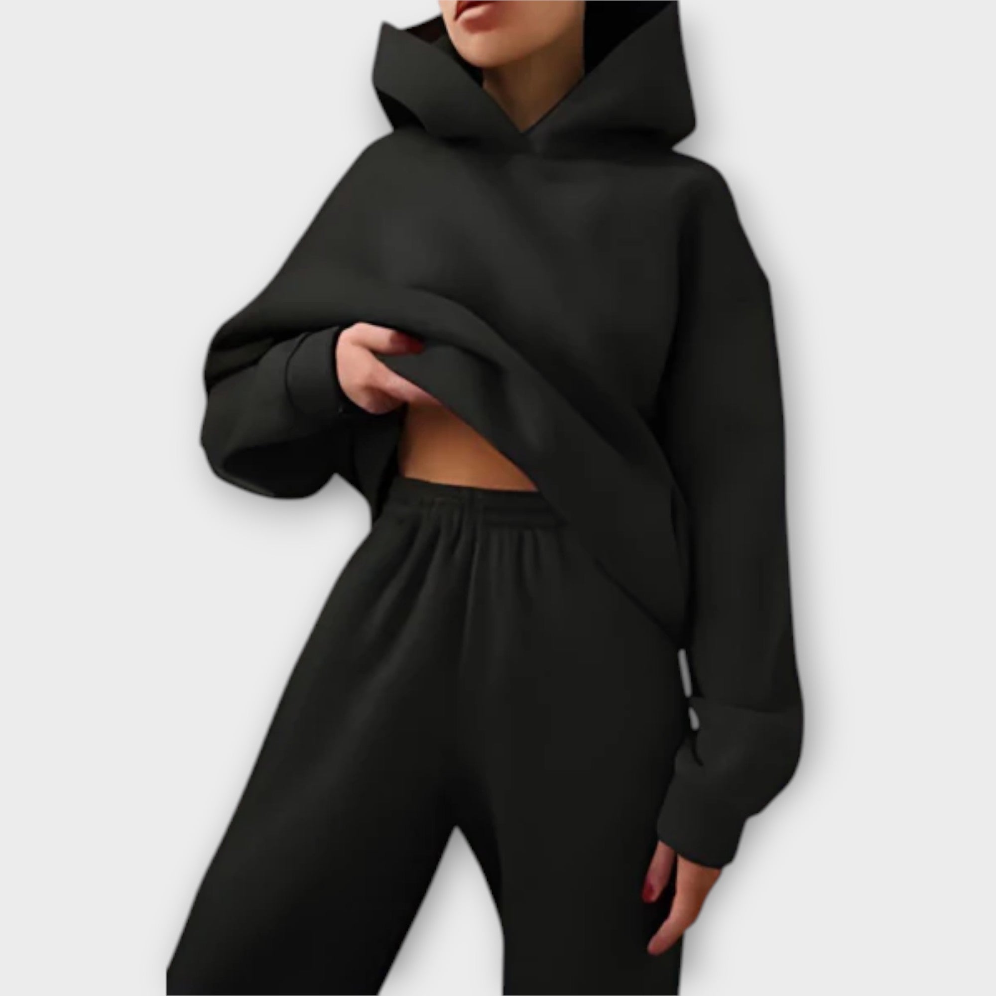 Jogginganzug mit Kapuzenpullover und Jogginghose, schwarz; Kängurutasche
