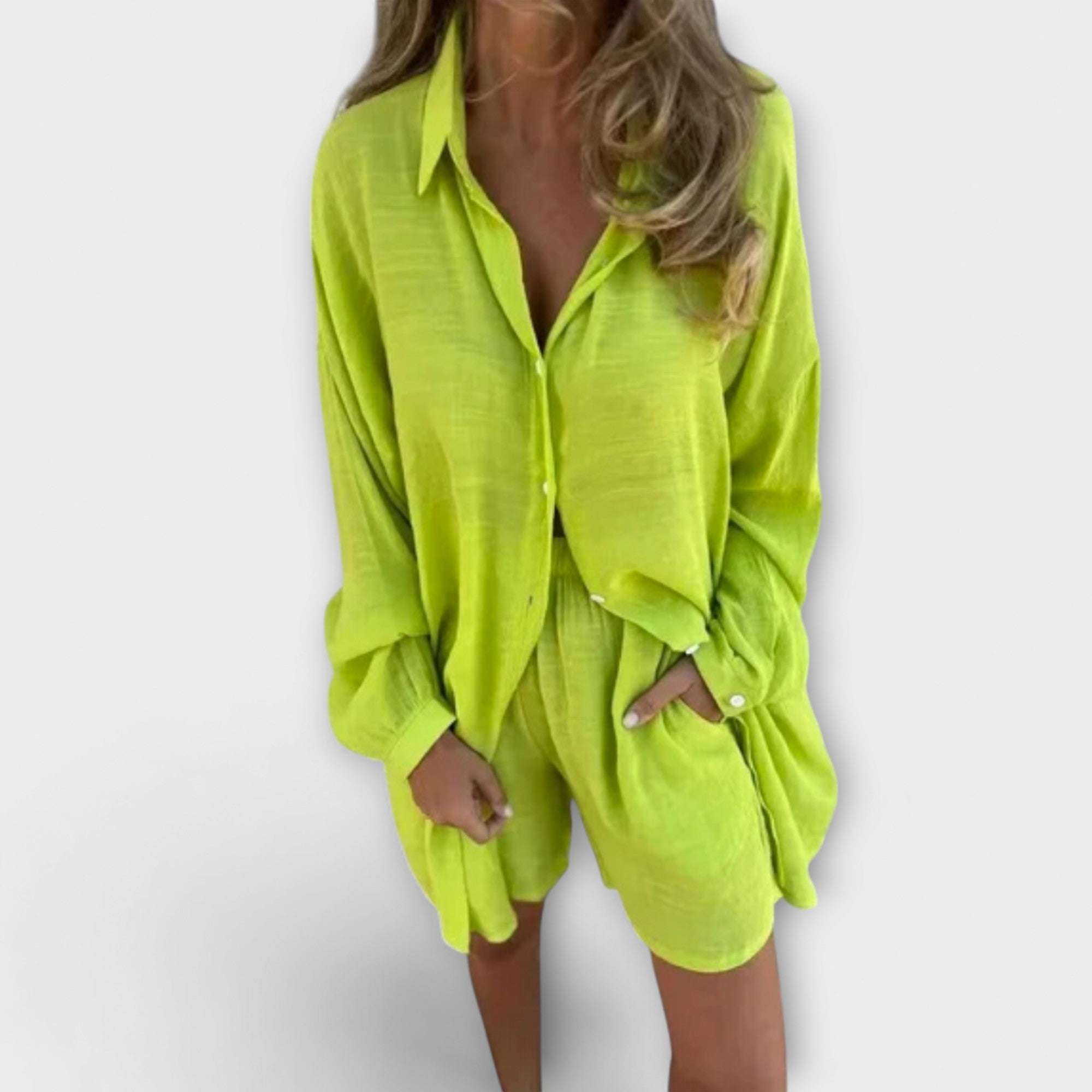 Grünes Blusen-Shorts-Set mit Knopfleiste, lockere Bluse und kurze Shorts