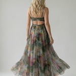 Isel Maxi-Wickelkleid Rückansicht mit V-Ausschnitt, mehrfarbiges Muster, langer Saum