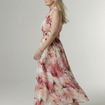 Midi-Kleid mit Neckholder und Raffung, rosa-weißes Batikmuster, fließender Rock
