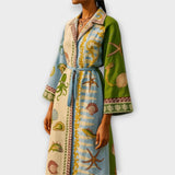 Bedrucktes Twill-Hemdkleid mit Bindegürtel, Seetier-Prints, Ärmel teils in Grün.