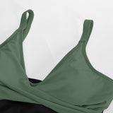 Badekleid in Olivgrün mit V-Ausschnitt und breiten Trägern, elastisches Material