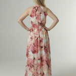 Rückansicht Midi-Kleid: Neckholder mit Bindebändchen, rosa-weißes Batikmuster