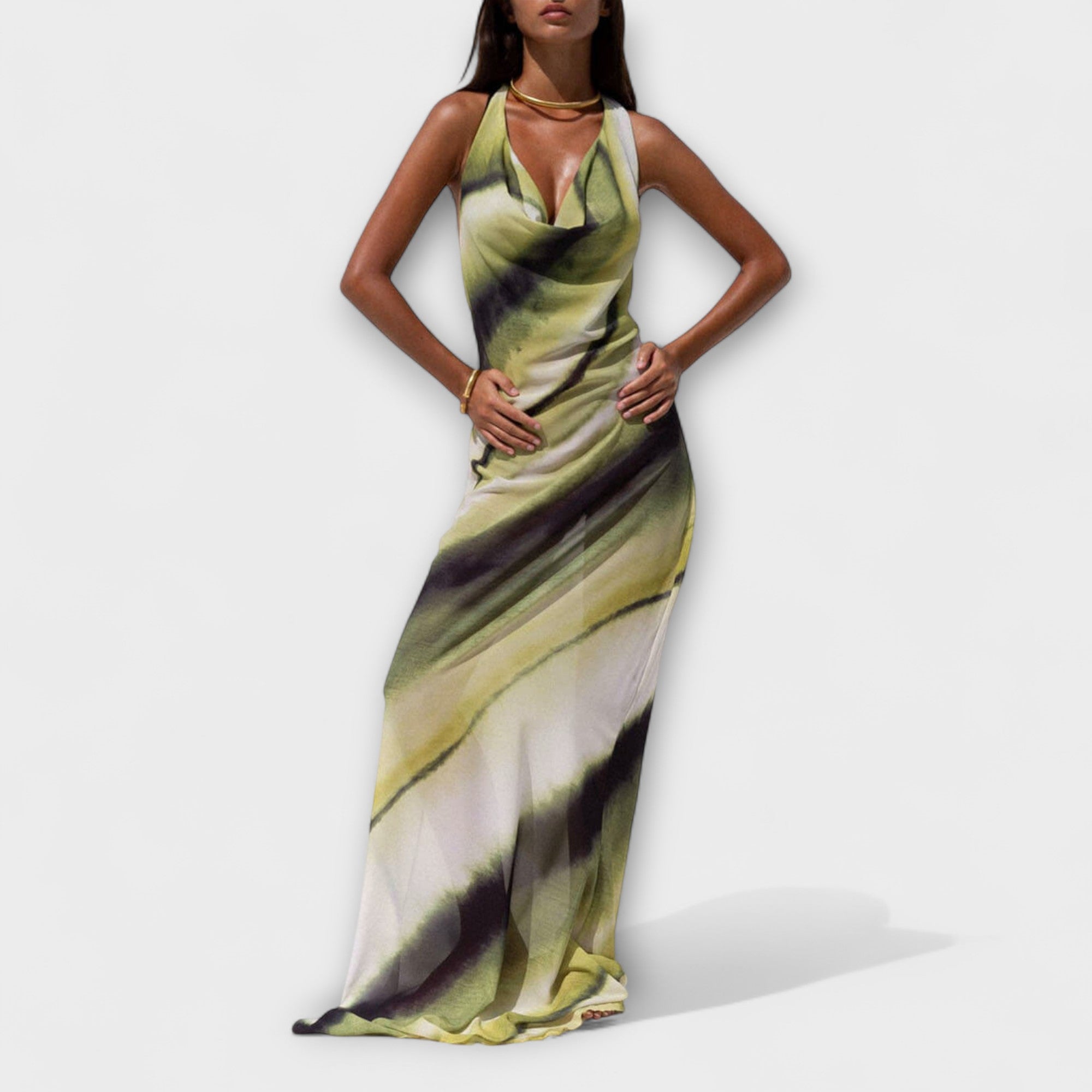 Maxikleid mit schmalen Trägern und V-Ausschnitt, grüner Tie-Dye-Gradient im Längsverlauf