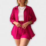 Zweiteiliges Set in Pink: Overshirt mit Shorts, Kordelzugbund und durchgehender Knopfleiste