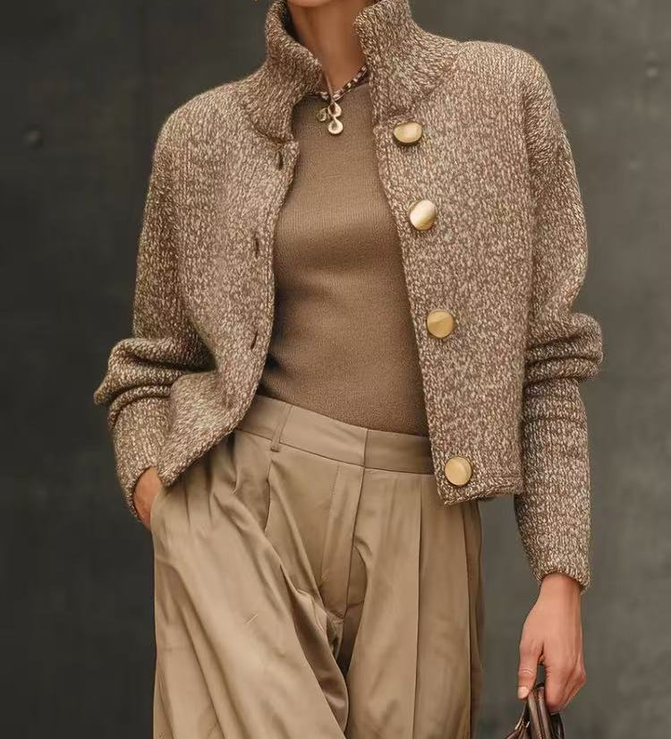 Wollmischjacke Gold-Beige mit Stehkragen und großen Knöpfen, lange Ärmel