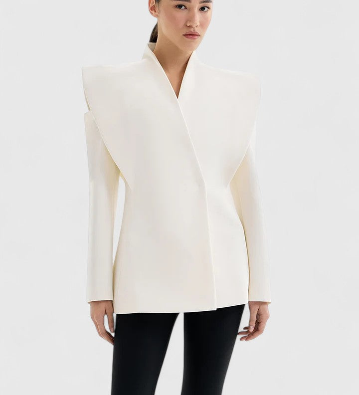 Weißer Blazer mit V-Ausschnitt, Schulterpolstern und langen Ärmeln