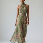 Midikleid Salbeigrün mit rosa Blüten, geraffter Halterkragen und weiter Rock