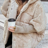 Beige Winterjacke mit Kunstfellkragen und gerippten Ärmelbündchen