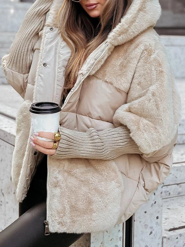 Beige Winterjacke mit Kunstfellkragen und gerippten Ärmelbündchen