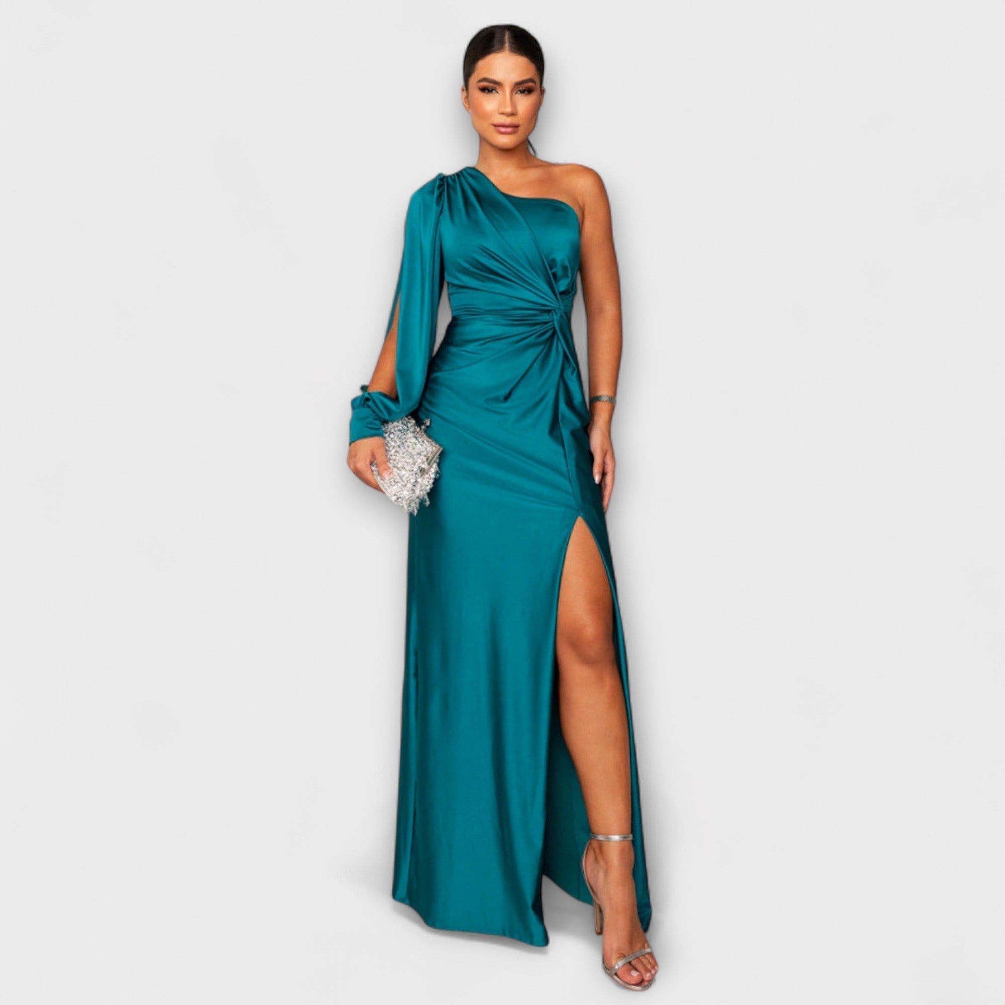 Elegantes Kleid in Petrolgrün mit schulterfreiem Ausschnitt, Raffung und hohem Beinschlitz