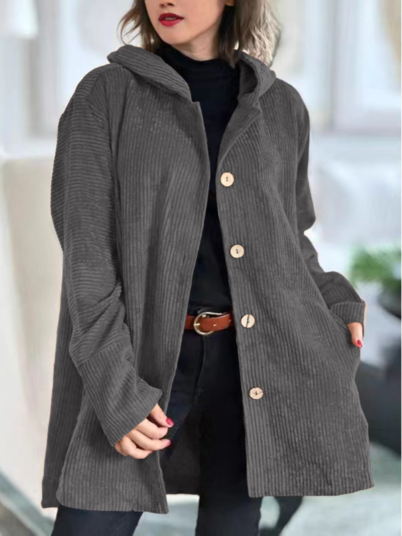 Cordia Cordjacke mit Kapuze, grauer Cord, Knopfleiste, lange Ärmel.