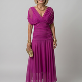 Off-Shoulder Midi-Kleid mit gerafftem V-Ausschnitt, magentafarben, schwingender Rock