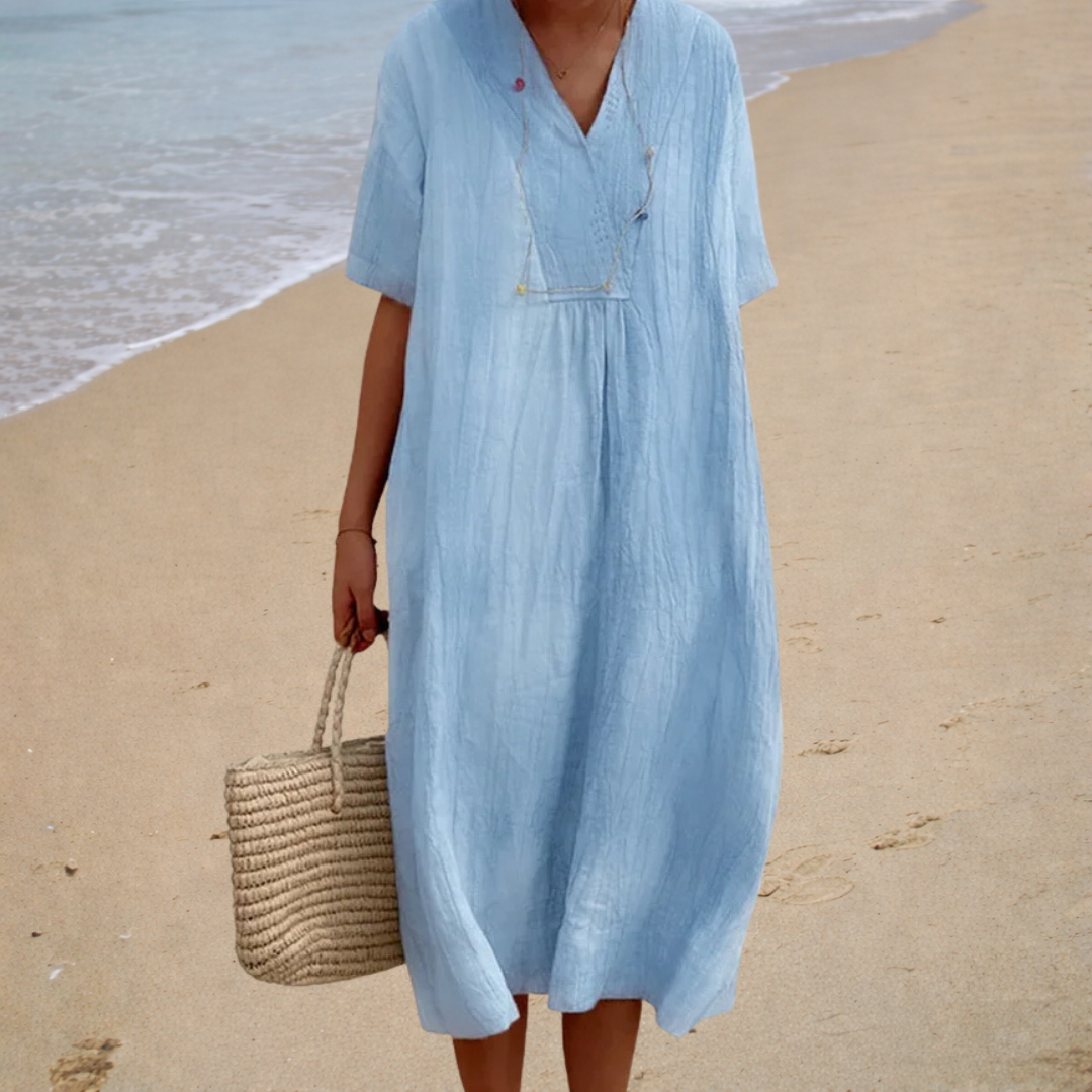 Helles Sommerkleid mit V-Ausschnitt, Knopfleiste und Taillenband, weit fallend