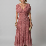 Off-Shoulder Midi-Kleid mit V-Ausschnitt, rosafarbenes Strukturmuster, kniefallender Rock