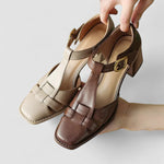 Scarlett T-Strap Blockabsätze in Braun und Beige mit Riemen und Schnallen