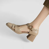 Scarlett T-Strap Blockabsätze in Beige mit mittelhohem Blockabsatz