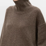 Brauner Rollkragen-Pullover mit grobem Strick und geripptem Kragen