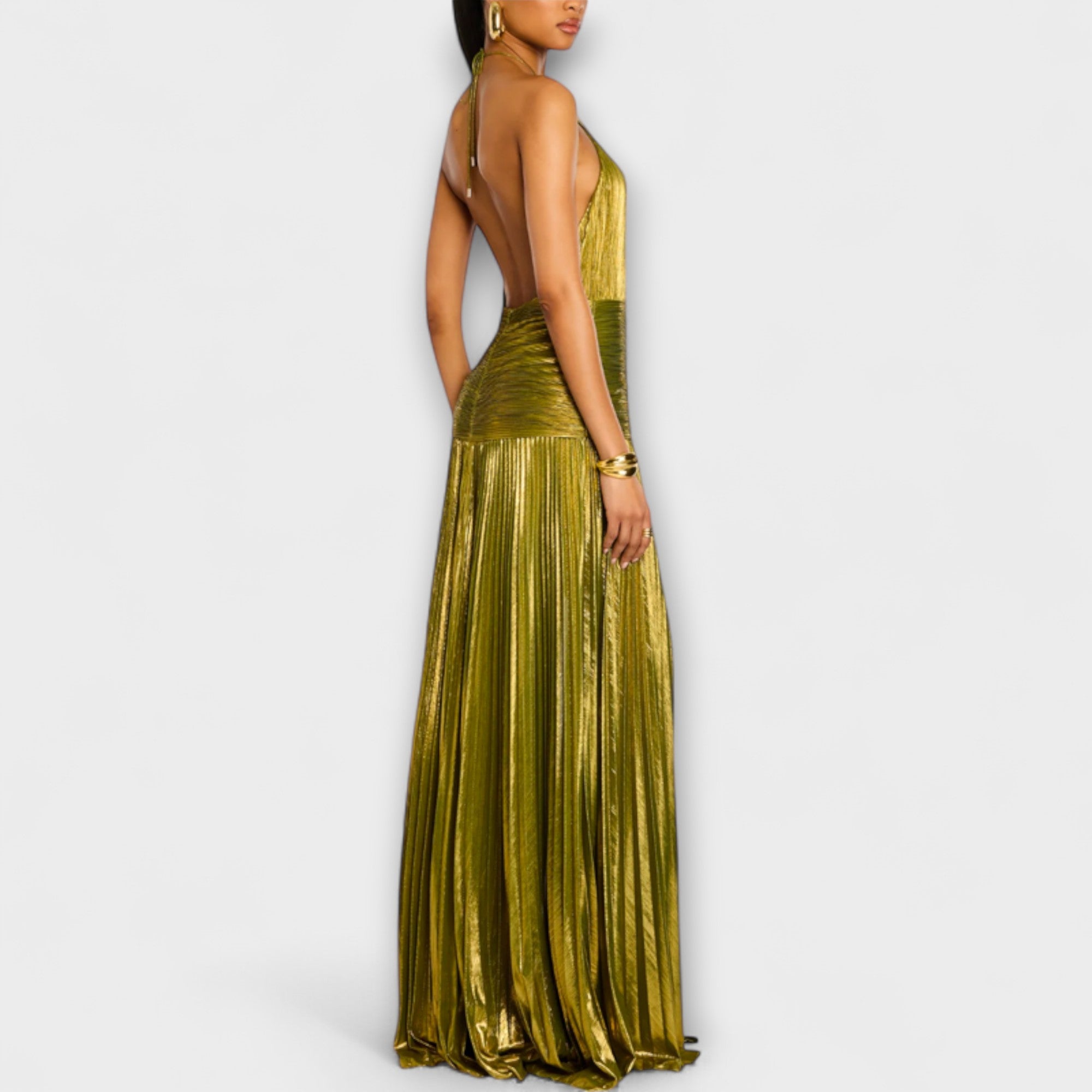 Olivgrünes Halterkleid mit tiefem Rückenausschnitt und plissiertem Faltenrock
