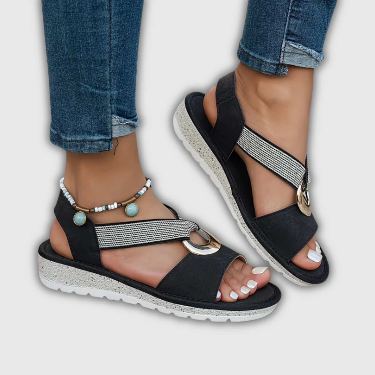 Kustsandalen mit Schmuckring, schwarze Riemen und silberne Mesh-Bänder, mit Ring