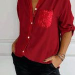 Rotes Damen-V-Ausschnitt-Shirt mit Knopfleiste und Pailletten-Brusttasche