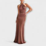 Slinky-Halfter-Maxikleid in Braun, geraffte Taille, fließender Maxirock
