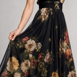 Schwarzes Midi-Kleid mit floralen Blumenprints, geraffter Taille und weitem Rock
