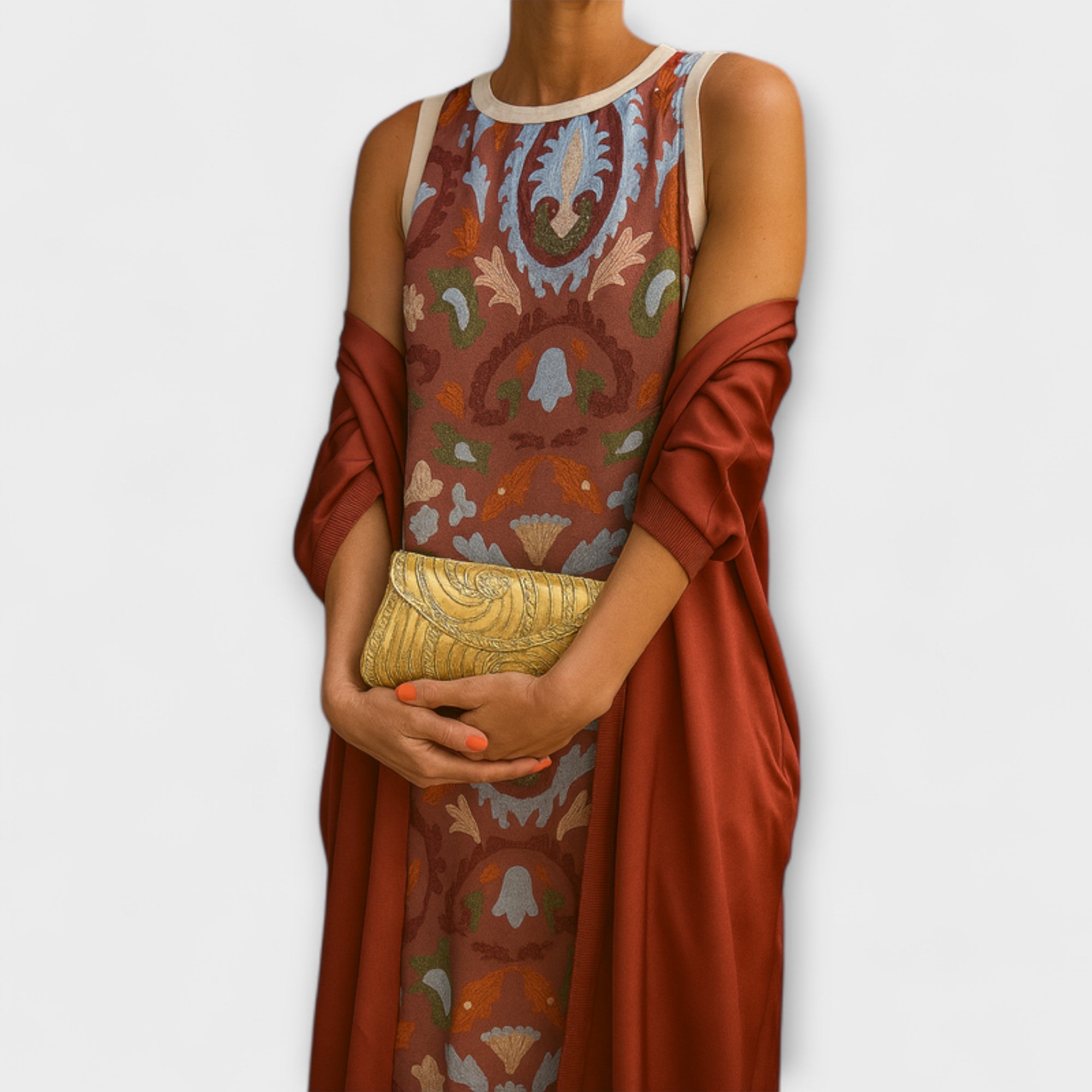 Langes ärmelloses Kleid mit passender Stola, Paisley-Print in Braun und Rostrot