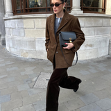 Wildleder-Blazer in Braun mit Revers, Knopfleiste und seitlichen Pattentaschen