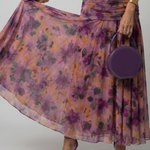 Lila Off-Shoulder-Midi-Kleid von Calen: flatternder Chiffonrock mit Blumenprint