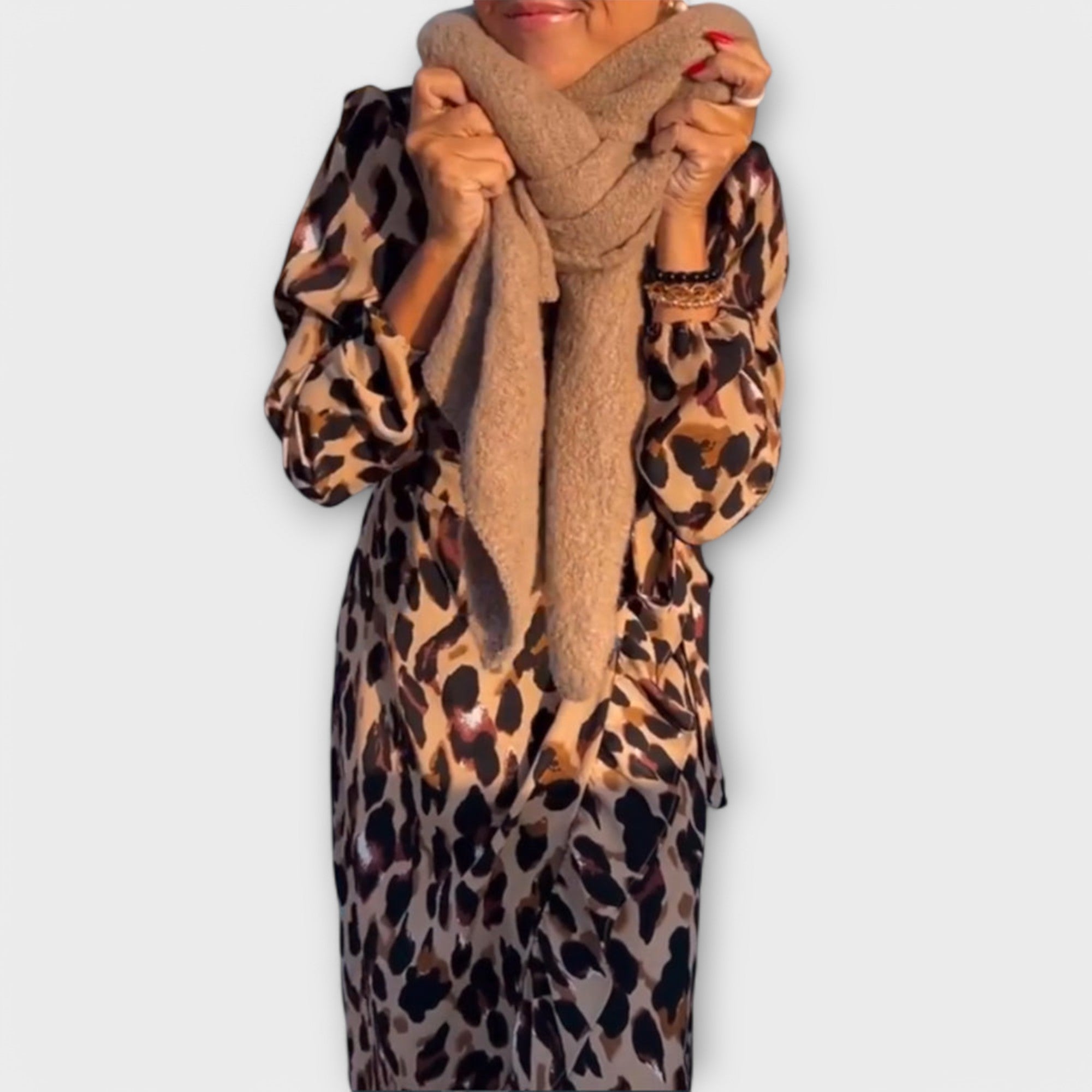 Leopardenmuster-Kleid mit V-Ausschnitt, langen Ärmeln und tailliertem Bindegürtel